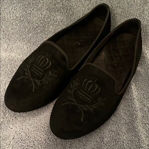 Vionic Black Suede Flats with Embroidered Detailing
